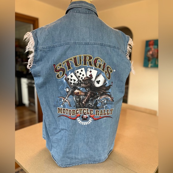 2017 OFFICIAL STURGIS MOTORCYCLE RALLY BUTTON DOWN SLEEVELESS SHIRT - Picture 7 of 8